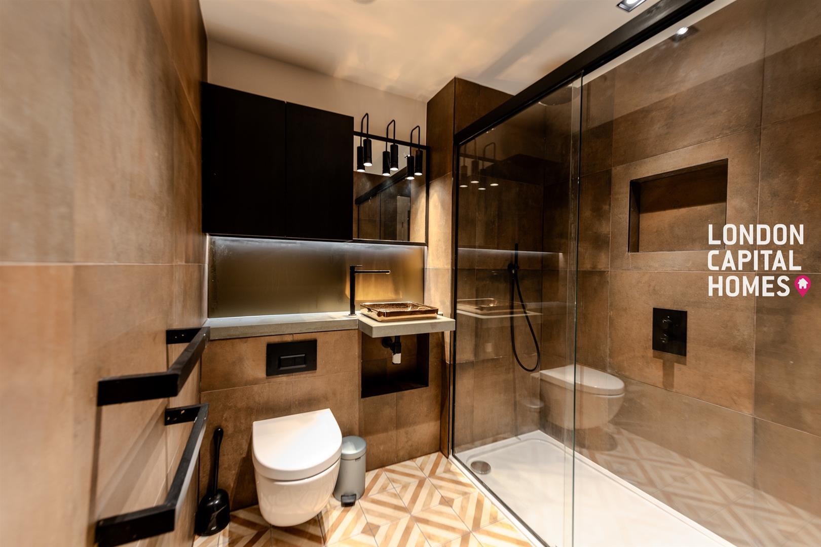 6 Exchange Gardens, LONDON